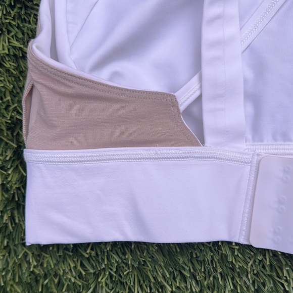 Lululemon Breathe it In Bra White Size 6 - Picture 11 of 11